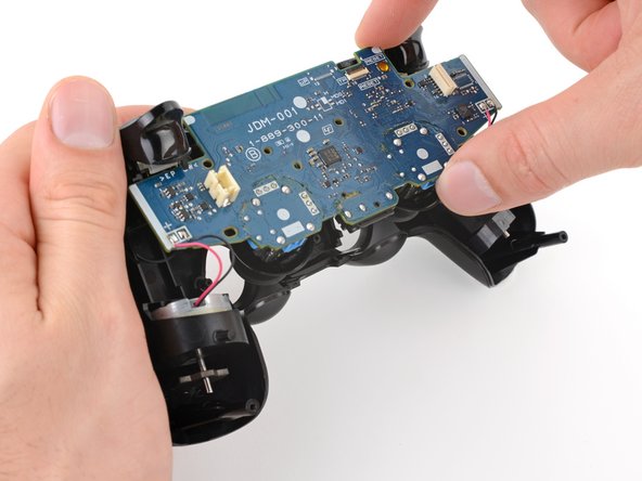 DualShock 4 (CUH-ZCT1U) Speaker Replacement, Remove the motherboard: crwdns2935265:020crwdnd2935265:02crwdnd2935265:03crwdne2935265:0