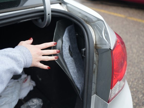 2014 Chevy Cruze Taillight Bulb Replacement: crwdns2935265:03crwdnd2935265:02crwdnd2935265:02crwdne2935265:0