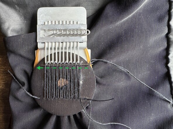 Woven Darning with a Speedy Weave, Create the weft: crwdns2935265:010crwdnd2935265:02crwdnd2935265:03crwdne2935265:0