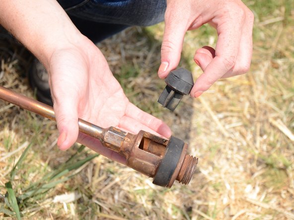 India Mark III Traveling Valve Replacement: crwdns2935265:044crwdnd2935265:02crwdnd2935265:02crwdne2935265:0