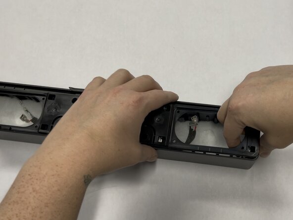 Razer Leviathan V2 X Disassembly Guide, Remove inner frame: crwdns2935265:07crwdnd2935265:02crwdnd2935265:03crwdne2935265:0