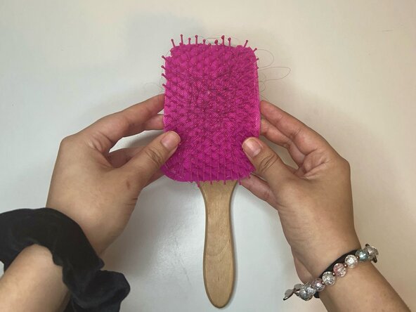 How to Repair a Detached Hairbrush Bristle Pad, How to Repair a Detached Hairbrush Bristle Pad: crwdns2935265:01crwdnd2935265:02crwdnd2935265:03crwdne2935265:0