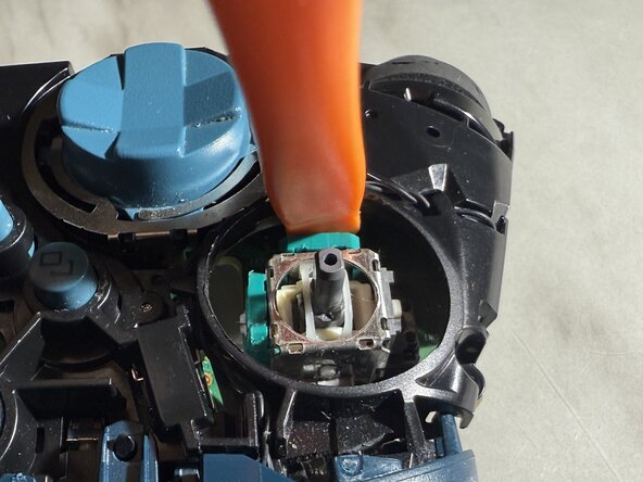 How to Fix Xbox Series (Model 1914) Controller Stick Drift Without Soldering: Schritt 7, Bild 3 von 3