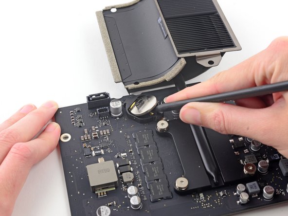 iMac Intel 21.5" EMC 2805 PRAM Battery Replacement, PRAM Battery: crwdns2935265:065crwdnd2935265:02crwdnd2935265:02crwdne2935265:0