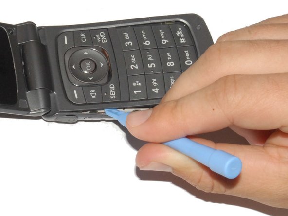 LG VX5500 Audio Port Replacement: crwdns2935265:03crwdnd2935265:02crwdnd2935265:03crwdne2935265:0