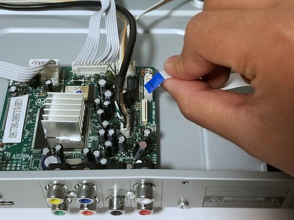 Philips DVP5992-F7 Tray Replacement: crwdns2935265:05crwdnd2935265:03crwdnd2935265:03crwdne2935265:0