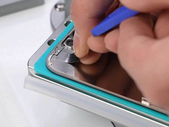 iPhone 16 Pro Screen Refurbishment