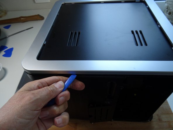 Saeco Moltio Gehäuse öffnen (Kunststoffrahmen): crwdns2935265:03crwdnd2935265:02crwdnd2935265:03crwdne2935265:0