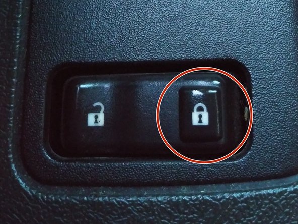 The 2006 Chevy Silverado Key Fob Battery Replacement and Programming Guide: step 5, image 1 of 1