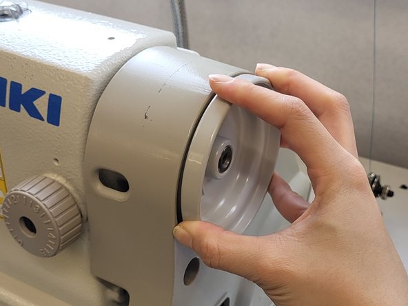 Juki DDL-8700 Bobbin Replacement: шаг 12, изображение 3 из 3