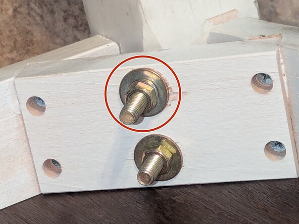 How to Repair Loose Threaded Bolts in a Wooden Chair Leg: 步骤 2 中的图像 2，3