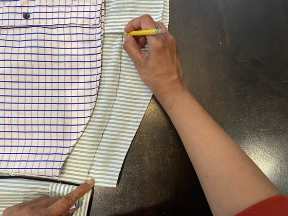 How to Shorten the Length of a Shirt: crwdns2935265:04crwdnd2935265:03crwdnd2935265:03crwdne2935265:0