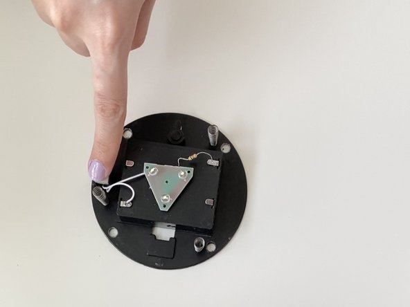 Repairing an FJ-3LED Globe Electric Push Light: crwdns2935265:05crwdnd2935265:02crwdnd2935265:02crwdne2935265:0