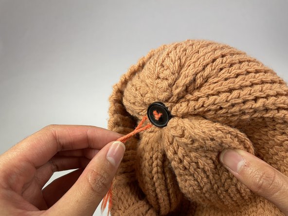 How to Replace the Pom Pom on a Beanie: crwdns2935265:012crwdnd2935265:02crwdnd2935265:02crwdne2935265:0