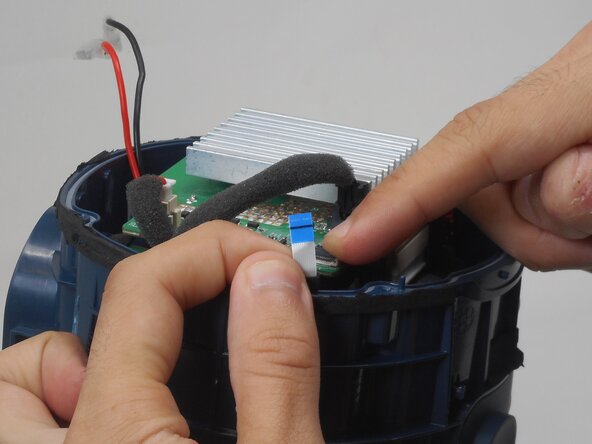 JBL Xtreme 4 Motherboard Replacement: crwdns2935265:012crwdnd2935265:02crwdnd2935265:02crwdne2935265:0