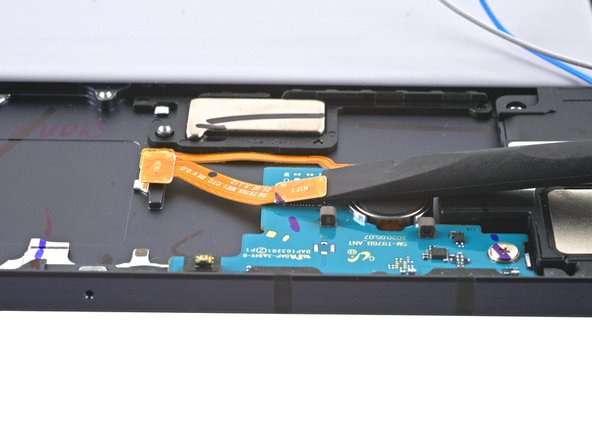 Samsung Galaxy Tab S7 Plus Loudspeaker Assembly Replacement, Remove the antenna board's interconnect cable: crwdns2935265:041crwdnd2935265:02crwdnd2935265:03crwdne2935265:0