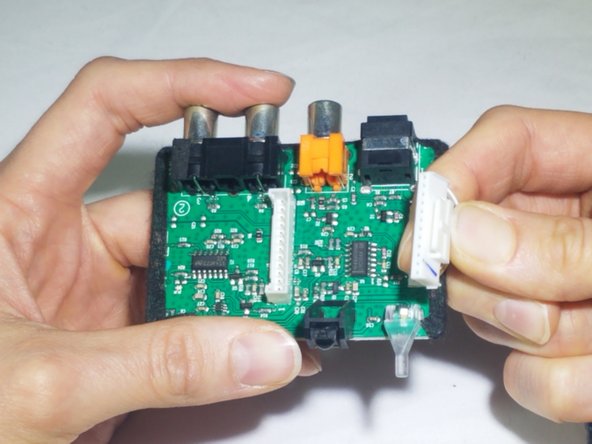 Bose Cinemate 10 Circuit Board Replacement: crwdns2935265:05crwdnd2935265:03crwdnd2935265:03crwdne2935265:0