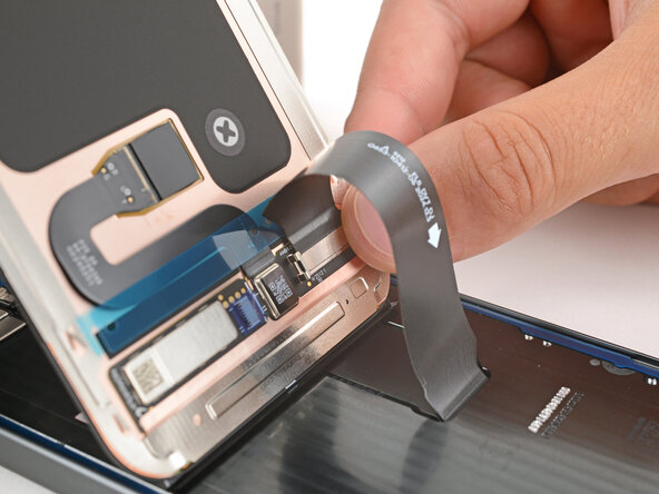 Google Pixel 10 Screen Replacement, Connect the screen: crwdns2935265:029crwdnd2935265:01crwdnd2935265:03crwdne2935265:0