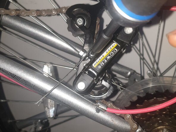 Power Index System Rear Derailleur Adjustment: crwdns2935265:010crwdnd2935265:02crwdnd2935265:02crwdne2935265:0