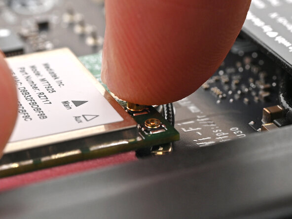 Framework Desktop Wi-Fi Module Replacement, Connect the Wi-Fi Module: Schritt 14, Bild 2 von 3