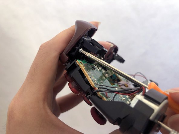 Xbox One Wireless Controller Model 1708 Trigger Caps Replacement: step 6, image 2 of 3