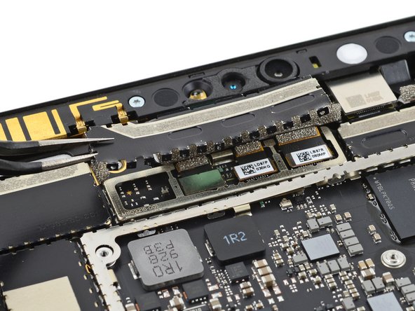 Microsoft Surface Pro X Front Camera Replacement: étape 40, image 3 de 3