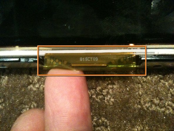 Removing CCFL from iMac 20in LCD CCFL assembly: crwdns2935265:015crwdnd2935265:03crwdnd2935265:03crwdne2935265:0