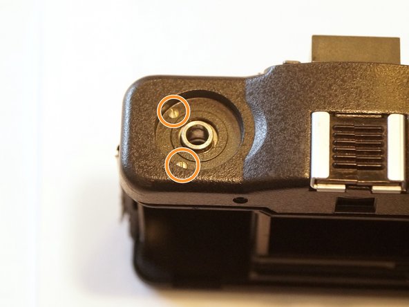 Lomo LC-A: blockierte Blende / offenen Verschluss reparieren, Rückspulkurbel entfernen: Schritt 4, Bild 3 von 3