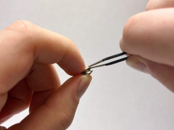 Shoe Lace Grommet Replacement: 3 단계, 이미지 3개 중 2개