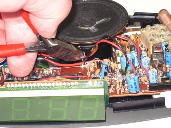 GE 7-4836B Alarm Clock AM-FM Radio AM-FM Switch Replacement, Battery Wires Wire Tie: 步骤 6 中的图像 2，2