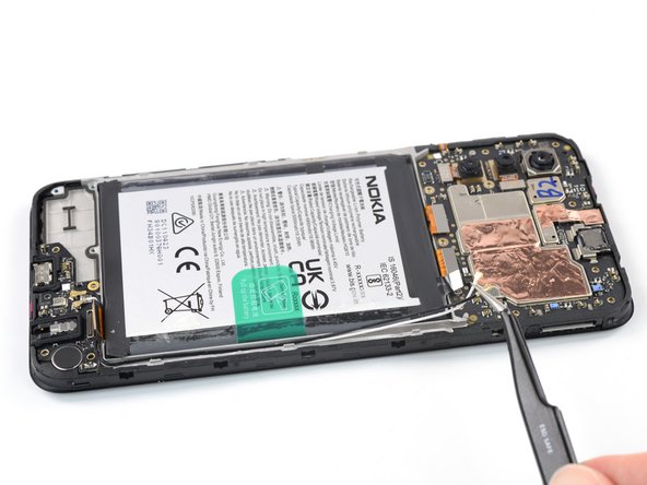 Nokia G42 5G Screen Assembly Replacement, Unseat the antenna cables: crwdns2935265:021crwdnd2935265:02crwdnd2935265:03crwdne2935265:0