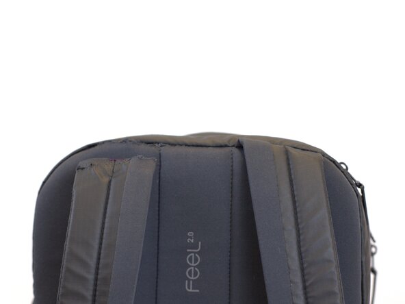 How to fix a Detached Backpack Strap, Remove the strap: crwdns2935265:03crwdnd2935265:02crwdnd2935265:02crwdne2935265:0