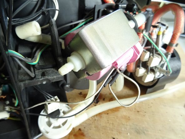 Saeco Minuto Pumpe tauschen: crwdns2935265:019crwdnd2935265:02crwdnd2935265:02crwdne2935265:0