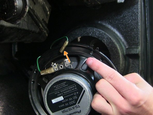 1967-68 Mustang Kick Panel Speaker Replacement: crwdns2935265:06crwdnd2935265:02crwdnd2935265:02crwdne2935265:0