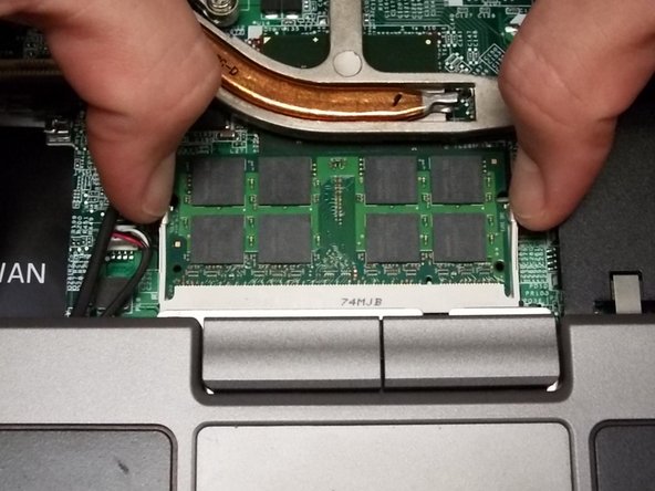 Dell Latitude D820 Thermal Paste Replacement: crwdns2935265:07crwdnd2935265:02crwdnd2935265:03crwdne2935265:0