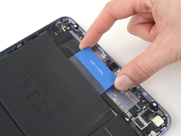 iPad Air (5. Generation) Akku tauschen, Obere Akkuzelle abtrennen: Schritt 30, Bild 2 von 3