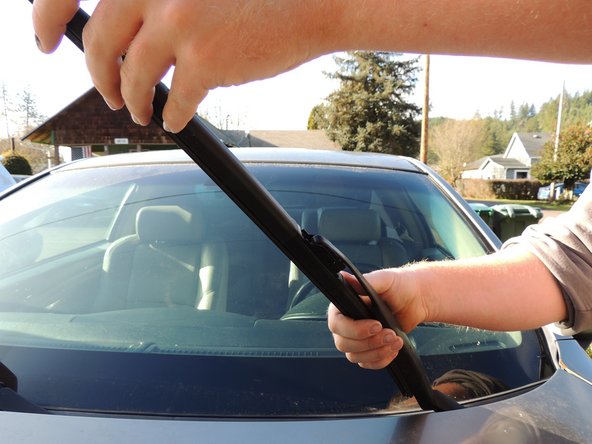 2005 Infiniti G35 Windshield Wiper Replacement: crwdns2935265:05crwdnd2935265:03crwdnd2935265:03crwdne2935265:0