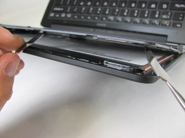 Sony Vaio Fit 13A Screen Replacement, Remove the Screen: crwdns2935265:03crwdnd2935265:02crwdnd2935265:02crwdne2935265:0