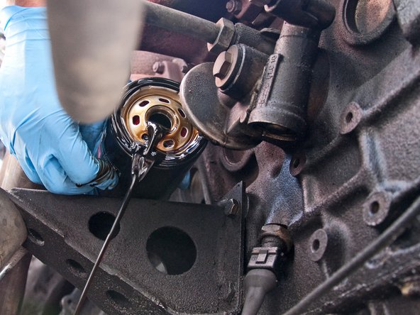 1984-1991 BMW 3 Series Oil Change (Straight 6 Models): crwdns2935265:08crwdnd2935265:03crwdnd2935265:03crwdne2935265:0