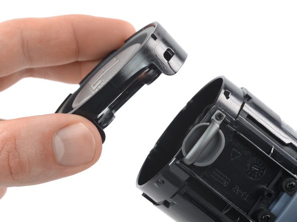 JBL Flip 5 Battery Replacement, Remove the right passive radiator: crwdns2935265:012crwdnd2935265:02crwdnd2935265:02crwdne2935265:0