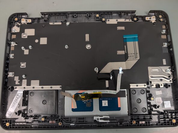 Lenovo 300e Chromebook Gen 3 Keyboard Replacement, Take out the touchpad: crwdns2935265:07crwdnd2935265:01crwdnd2935265:03crwdne2935265:0