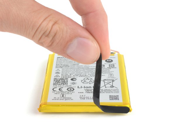 Motorola Edge 5G UW (2022) Display Replacement, Transfer the battery's foam strip: crwdns2935265:024crwdnd2935265:02crwdnd2935265:03crwdne2935265:0