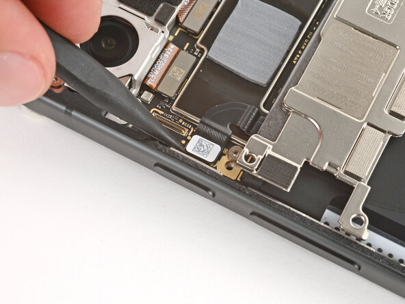 Google Pixel 10 Rear Cameras Replacement, Disconnect the battery: 18 단계, 이미지 2개 중 1개