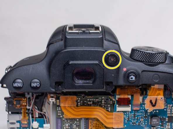 Canon EOS Rebel T7i Top Cover Replacement: stap 0, afbeelding 2 van 2