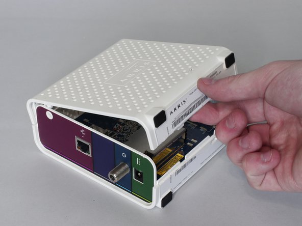 ARRIS Surfboard SB6183 Modem Heatsink Replacement: 手順 4、 3の画像 2