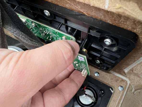 Marshall Stanmore II AUX Board Replacement: crwdns2935265:08crwdnd2935265:02crwdnd2935265:03crwdne2935265:0