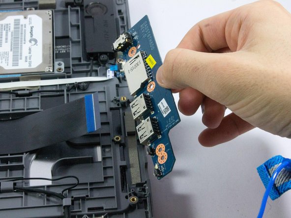 Lenovo Ideapad Flex 15 USB Header Adaptor Replacement: crwdns2935265:09crwdnd2935265:02crwdnd2935265:02crwdne2935265:0