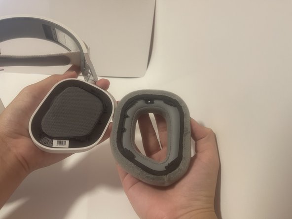 Corsair HS80 Earpad Replacement: 手順 8、 3の画像 3