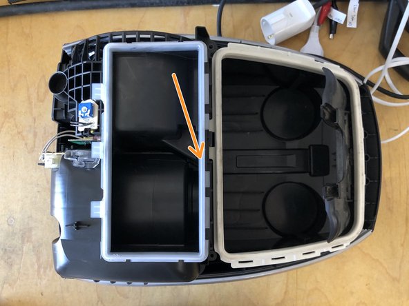 Bosch Pro Animal BSGL5ZOO2 Motor Replacement, Installing the Cover: crwdns2935265:015crwdnd2935265:03crwdnd2935265:03crwdne2935265:0