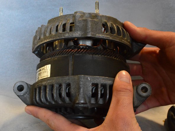 Honda CSC29 Stator Replacement: passo 13, immagine 2 di 3